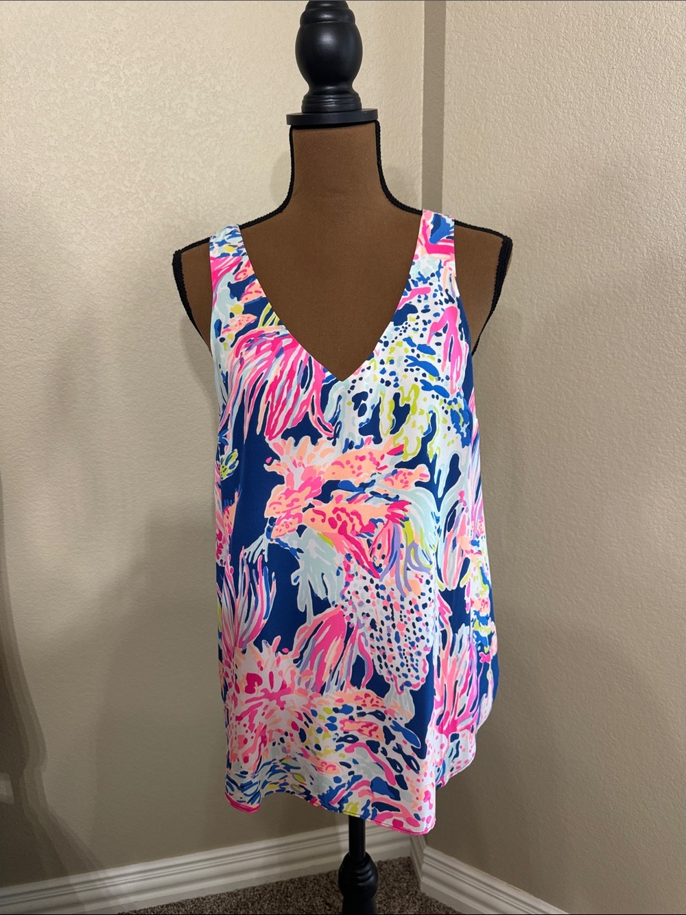 Lilly Pulitzer Navy Pink Yellow Multicolor V-Neck Sleeveless Blouse